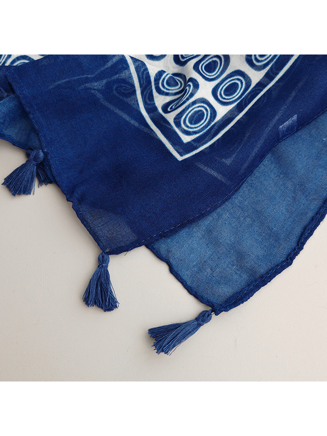 Scarvii - Geometric Oval Print Pattern Tassel Scarf